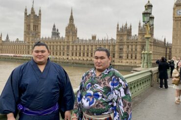 力士がロンドン観光、ホットドッグ買い食い 市民は興奮 大相撲公演 - 毎日新聞