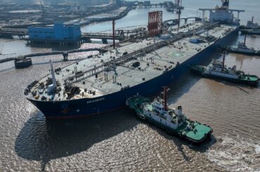 超大型タンカーの運賃急騰、米中貿易摩擦が港湾にも拡大 | ロイター