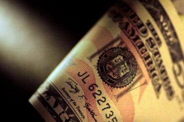 米財政赤字、25年度は2％減の1.775兆ドル　純関税収入が過去最高 | ロイター