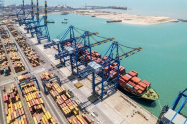 米印、関税大幅引き下げに向けた貿易合意が目前－ロ産原油購入削減も - Bloomberg