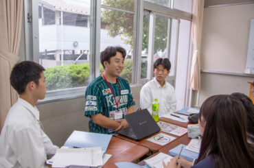 地元スポーツチームなど幅広い業種が参加した＝高松桜井高校で地域と交流授業「高松桜井高校トーク×トーク×トーク！」 - 高松経済新聞