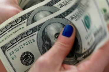 コラム：ドーマー定理が示唆する円相場、ドル160円台回復はあるか＝内田稔氏 | ロイター