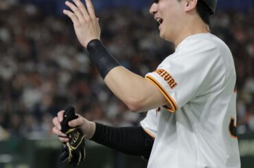 ６回無死一塁、四球を選んだ泉口友汰。出塁率トップに