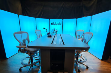 ASCII.jp：DJのようなミックスや多人数カラオケも！ Apple MusicがiOS 26で実現する「没入する音楽体験」