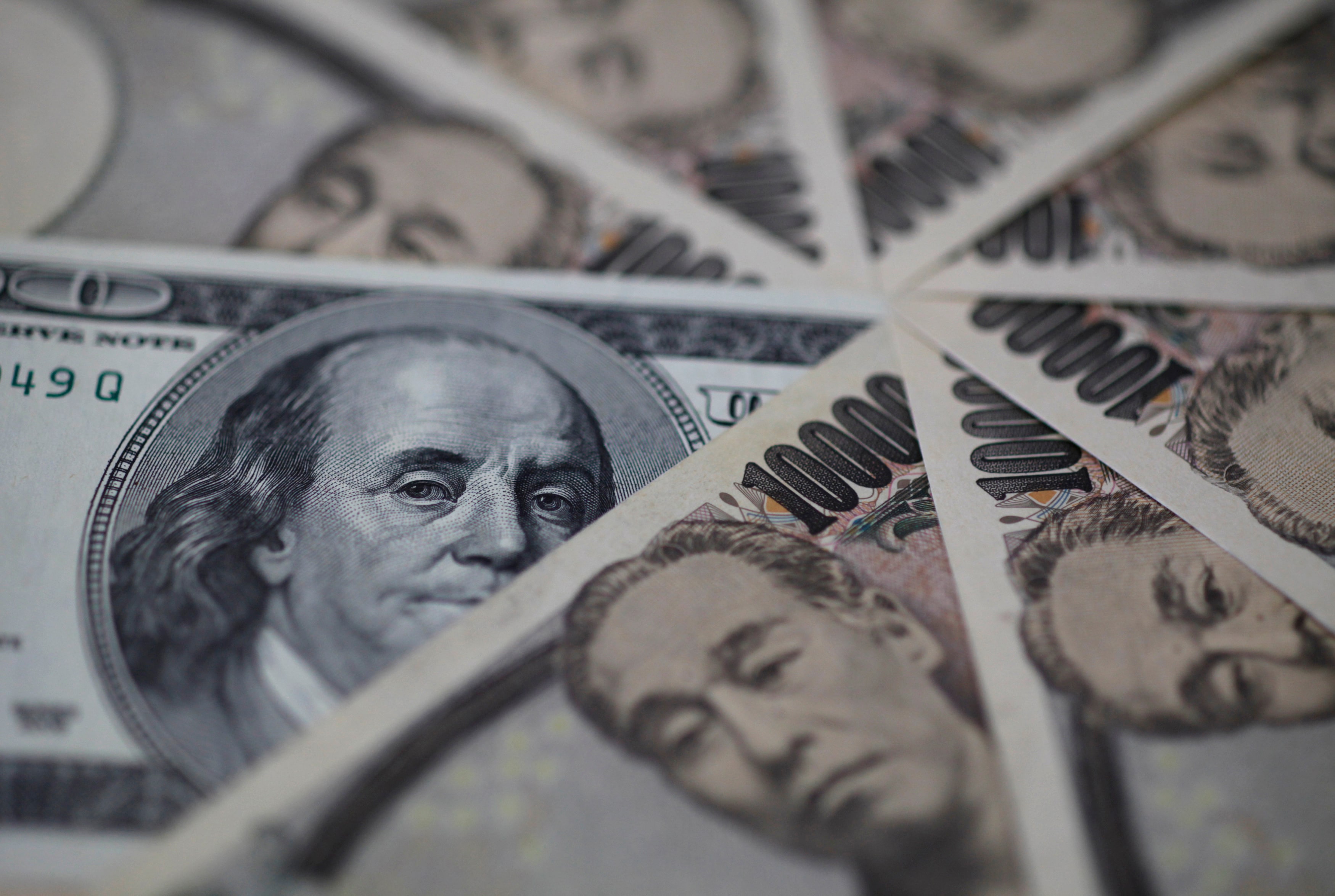 ＮＹ外為市場＝ドル一時151.93円、7カ月ぶり円安水準　ユーロも下落