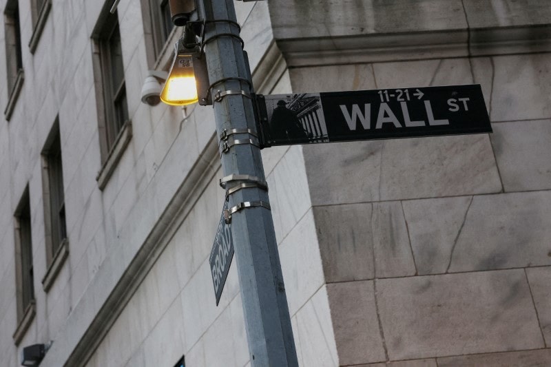 米銀行株が急落、自動車関連2社の経営破綻で不安高まる