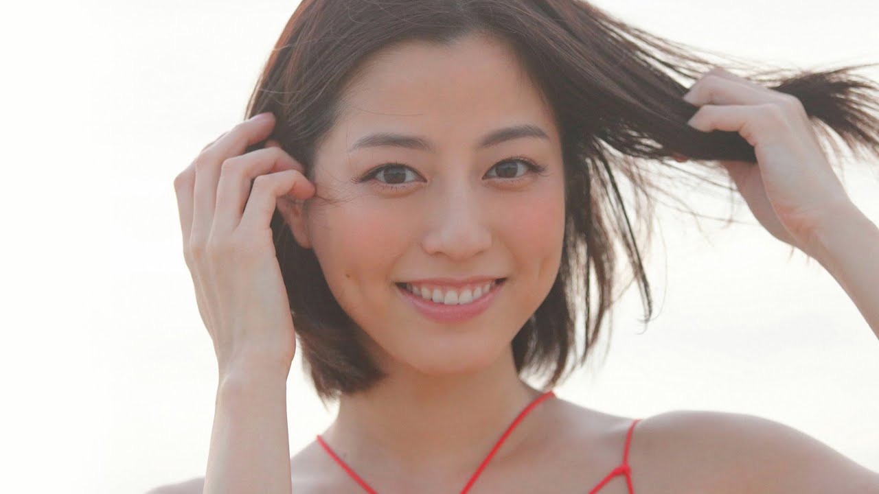 杉本有美36歳、変わらぬ透明感「筋トレ成果」も発揮!戦隊ヒロインから18年「FLASH」で輝き