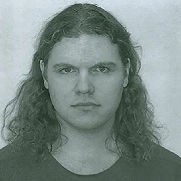 性犯罪の逮捕状発効当日に拉致を装い失踪した男、13年を経て逮捕 米(1/2) – CNN.co.jp 逮捕後に撮影されたアンソニー・レノン容疑者の顔写真/Moore Police Department