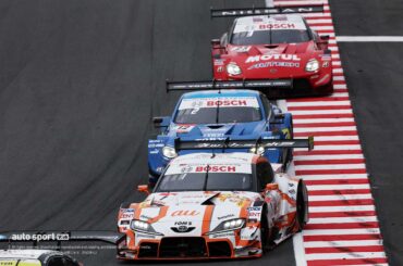 後半スティントでトップの2台に23号車が追いつき、3台によるバトルに発展