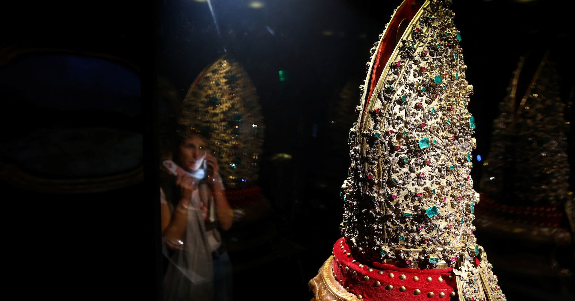 アングル:歴史的美術品の盗難防げ、「宝石の指紋」を取る伊美術館の手法に注目 | ロイター アングル:歴史的美術品の盗難防げ、「宝石の指紋」を取る伊美術館の手法に注目 | ロイター