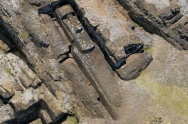 謎に満ちたイースター島のモアイ像、採石場の3Dモデルで製作過程が明らかに　新研究 - CNN.co.jp