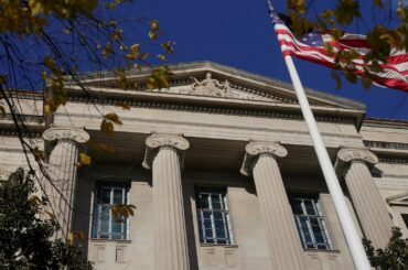 アングル：失言や違法捜査、米司法省でミス連鎖　トランプ政権との距離感に疑念も | ロイター