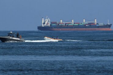ベネズエラ沖で2隻目の石油タンカー拿捕、米が全面封鎖で圧力強化 | ロイター