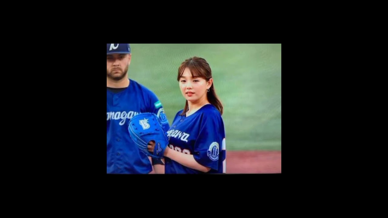 篠崎愛、パーティー用肌見せが「すごい」 ネット仰天「可愛すぎてエグいw」「大人な女性に」