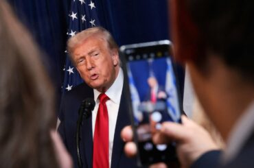 トランプ氏「怒り」、ウ軍がプーチン氏公邸攻撃試みとロが主張 | ロイター