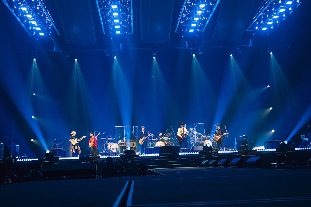 RADWIMPS×BUMP OF CHICKEN、コラボステージの様子。（Photo by Takeshi Yao）