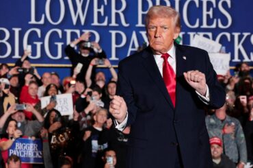 アングル：物価高はトランプ氏のせいか、支持者が大統領に「成績表」 | ロイター