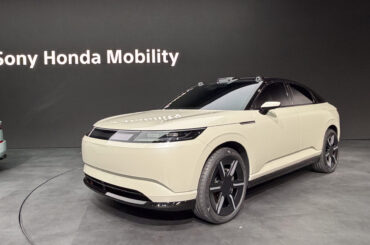 ソニー・ホンダ、「アフィーラ1」先行量産車とともにSUVタイプの新コンセプトモデルを世界初公開 - Car Watch