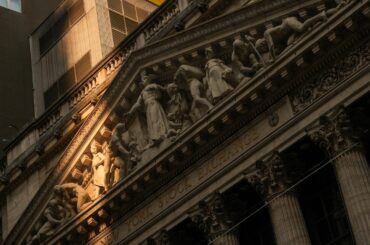 コラム：ＡＩにも米国にも執着せず、2026年の強気な株式投資戦略とは | ロイター