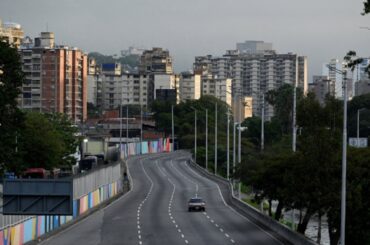 マドゥロ氏拘束に市場は冷静、地政学リスク過小評価との声も | ロイター
