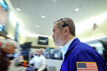 米国株式市場＝大幅続落、ダウ一時700ドル安　トランプ氏の対欧関税で心理悪化 | ロイター