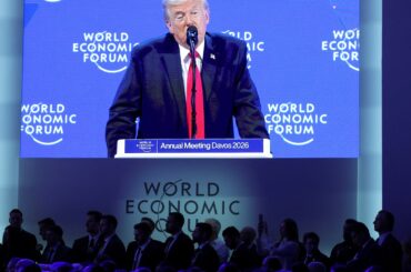 トランプ氏、グリーンランド取得で武力行使を否定　ダボス演説 | ロイター