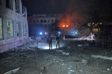 ウクライナ第2の都市ハルキウに攻撃、広範囲に停電　オデーサでは2人死亡 | ロイター