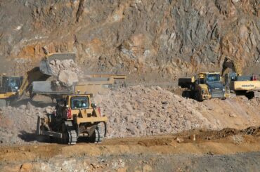 トランプ政権、重要鉱物の最低価格保証計画で後退＝関係筋 | ロイター