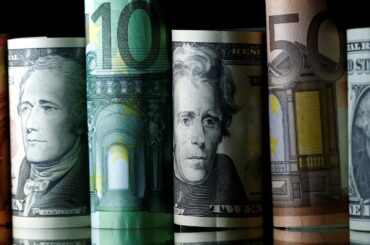 ＮＹ外為市場＝ドル上昇、次期ＦＲＢ議長指名のウォーシュ氏「安全な選択」 | ロイター