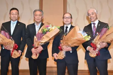 日本調教師会関東本部の新年会　今春定年の国枝師、小西師、南田師、根本師の労をねぎらう - スポニチ Sponichi Annex ギャンブル