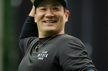 キャッチボールする田中将大（カメラ・小林　泰斗）