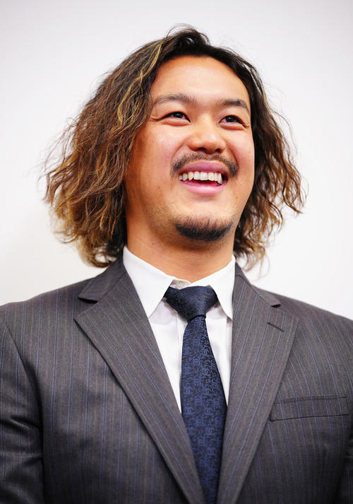 【西武】高橋光成2・5億円で更改 米3球団からオファーも残留決断「ライオンズで優勝したい」 – nikkansports.com 契約更改し囲み取材に笑顔で臨む西武高橋光(撮影・垰建太)