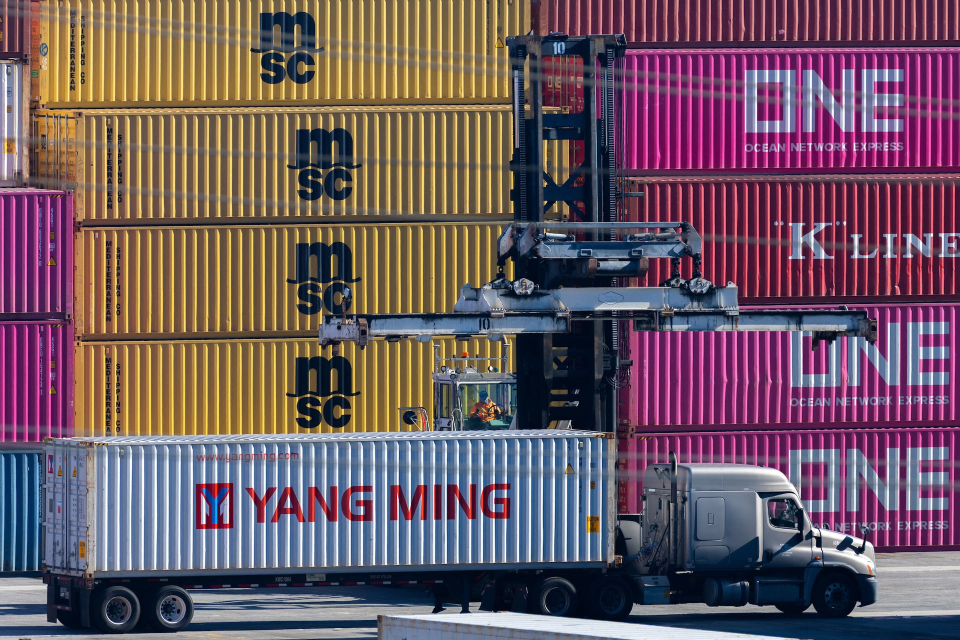 米11月貿易赤字、34年ぶりの急拡大　ＡＩ投資で資本財輸入が急増