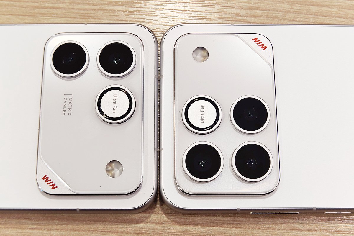 HONOR WIN RT(左)とHONOR WIN(右)