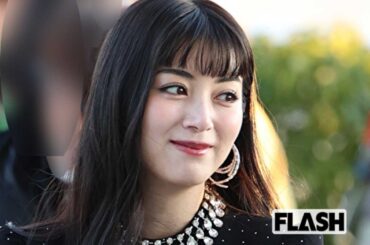 池田エライザ　競馬場で“ギリギリ”攻め衣装を披露！ボディラインくっきり姿に釘付け…期待高まる1月ドラマ | Smart FLASH/スマフラ[光文社週刊誌]