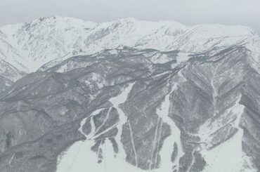 【速報】スキー場のリフトで宙づりに 女性が心肺停止の状態 長野・小谷村 - FNNプライムオンライン
