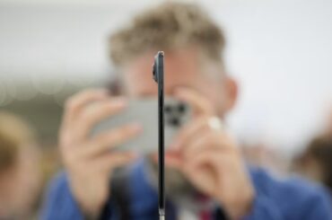アップルの「薄型iPhone」への賭け、消費者は支持せず　調査結果 - CNN.co.jp