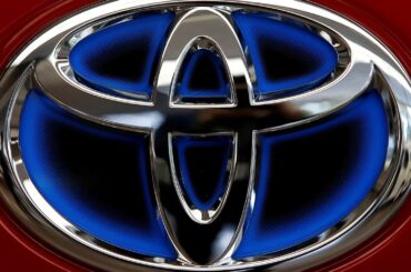 トヨタ株が決算発表後にやや荒い値動き、上方修正ながら出尽くしも | ロイター