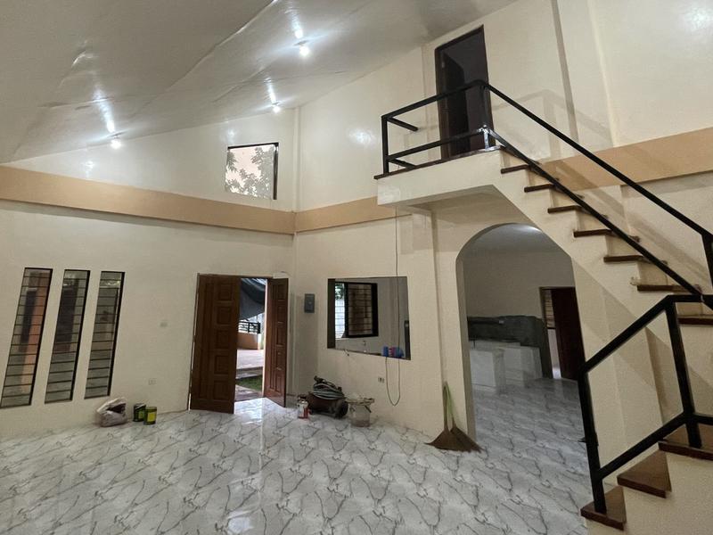 建設中の家の内装。