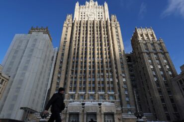 ロシア、米・イスラエルのイラン攻撃を非難　「再び危険な冒険」 | ロイター