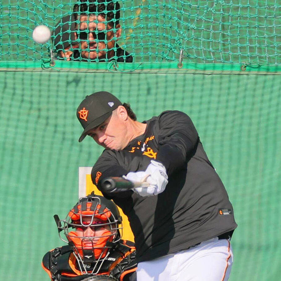 巨人の新外国人ダルベックは「30本でも40本でも打てる」広島007うなった – スポーツ報知 圧倒的なパワーを見せつけたダルベック(カメラ・渡辺 朋美)