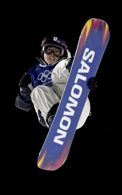 鈴木萌々の２回目の演技（９日）＝飯島啓太撮影