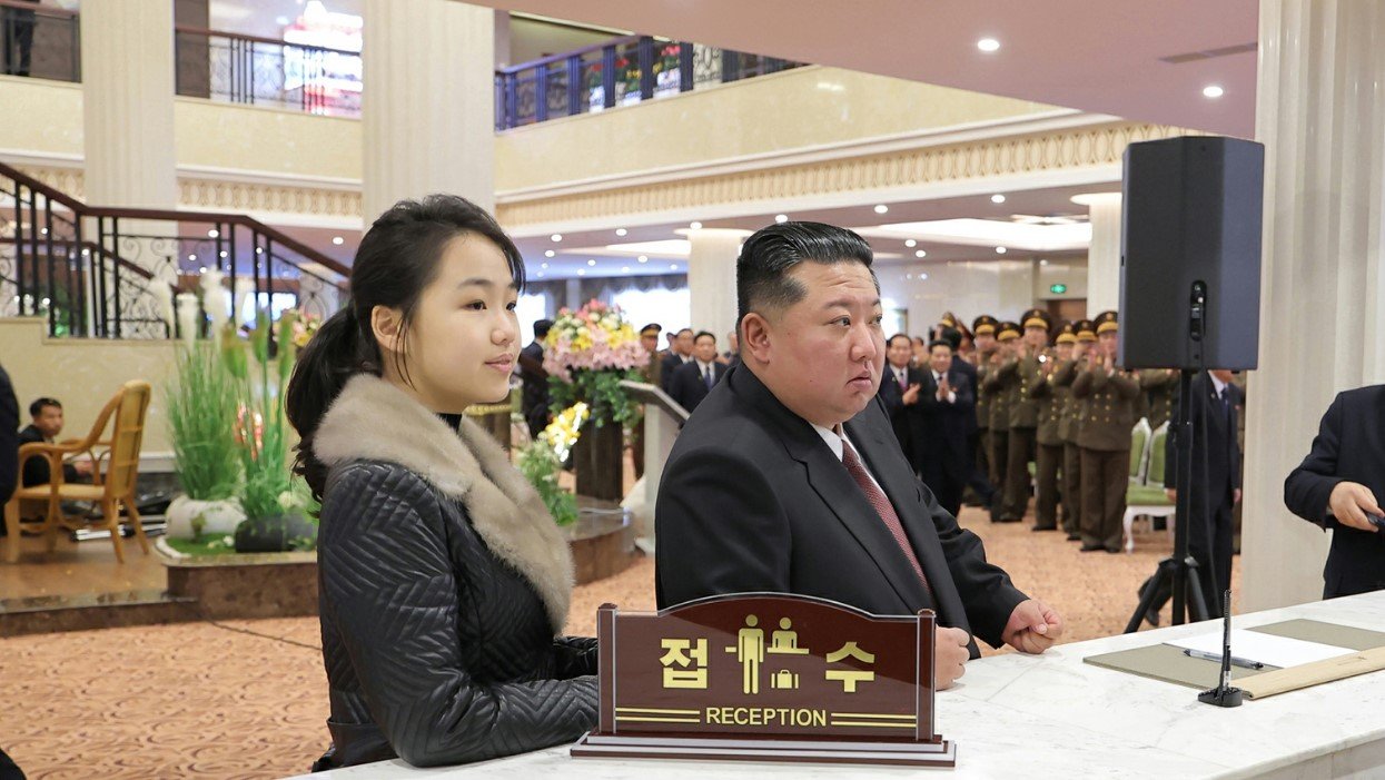 北朝鮮“4代世襲”内定?5年ぶり朝鮮労働党“党大会”は金正恩総書記から娘・金ジュエ氏への後継の分水嶺となるか – Yahoo!ニュース 北朝鮮“4代世襲”内定?5年ぶり朝鮮労働党“党大会”は金正恩総書記から娘・金ジュエ氏への後継の分水嶺となるか - Yahoo!ニュース
