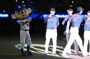 【侍ジャパン】大谷翔平がドアラとのハイタッチを華麗にスルー　3年前の再現にSNSも大反響 - スポニチ Sponichi Annex 野球