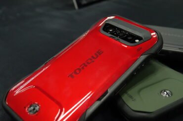 auからタフネススマホ「TORQUE G07」発表、「Starlink」直接通信や耐泥水性能を新搭載 - ケータイ Watch