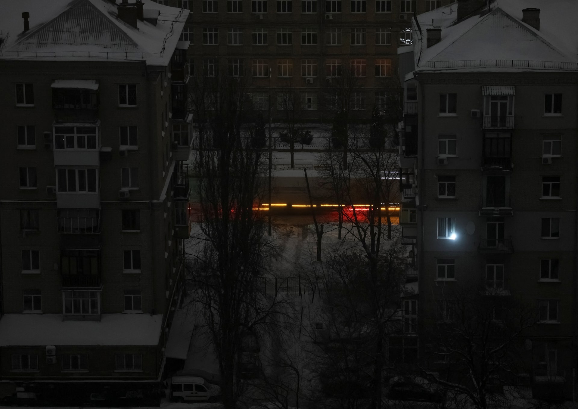 ウクライナのエネ施設に大規模攻撃、無人機400機以上 各地で停電