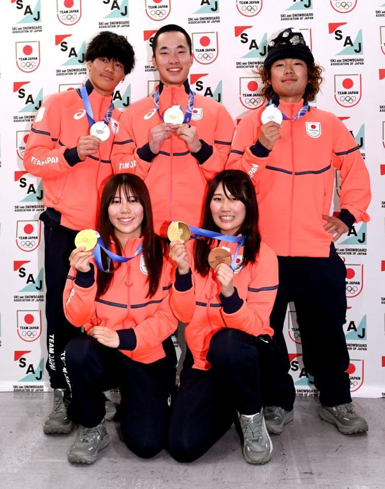 「やばめっちゃ青春尊すぎる」「スノボチームほんま仲良し」村瀬心椛 帰国後もスノボ勢一緒に焼き肉へGO!五輪中の舞台裏も仲良しすぎ – デイリースポーツ 「やばめっちゃ青春尊すぎる」「スノボチームほんま仲良し」村瀬心椛 帰国後もスノボ勢一緒に焼き肉へGO!五輪中の舞台裏も仲良しすぎ - デイリースポーツ