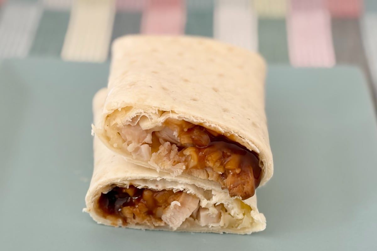 濃厚タレがシンプルな生地と好相性【ファミマ】のワンハンドグルメって？ – TRILL