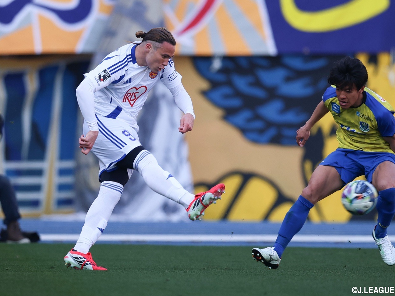 プロ入り後初の「古巣対決」で心に沁みた温かい拍手とエール。仙台の新9番・FW宮崎鴻が見据える「ベガルタのエース」への一本道 – gekisaka.jp プロ入り後初の「古巣対決」で心に沁みた温かい拍手とエール。仙台の新9番・FW宮崎鴻が見据える「ベガルタのエース」への一本道 - gekisaka.jp