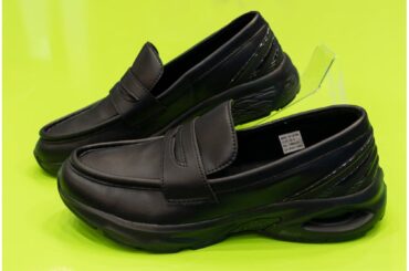 ワークマンが新作のローファースニーカーを発表、高機能にこだわった3300円 - fashionsnap.com